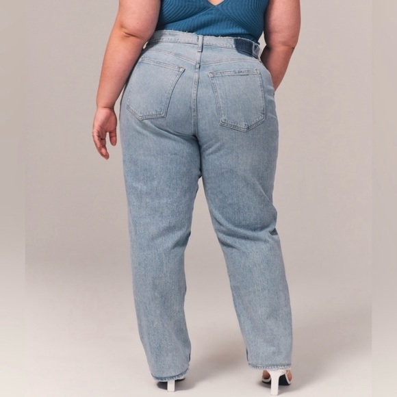NWT Abercrombie & Fitch 90s Straight Ultra High Rise Jeans Size 35 / 20 Short - Picture 2 of 12